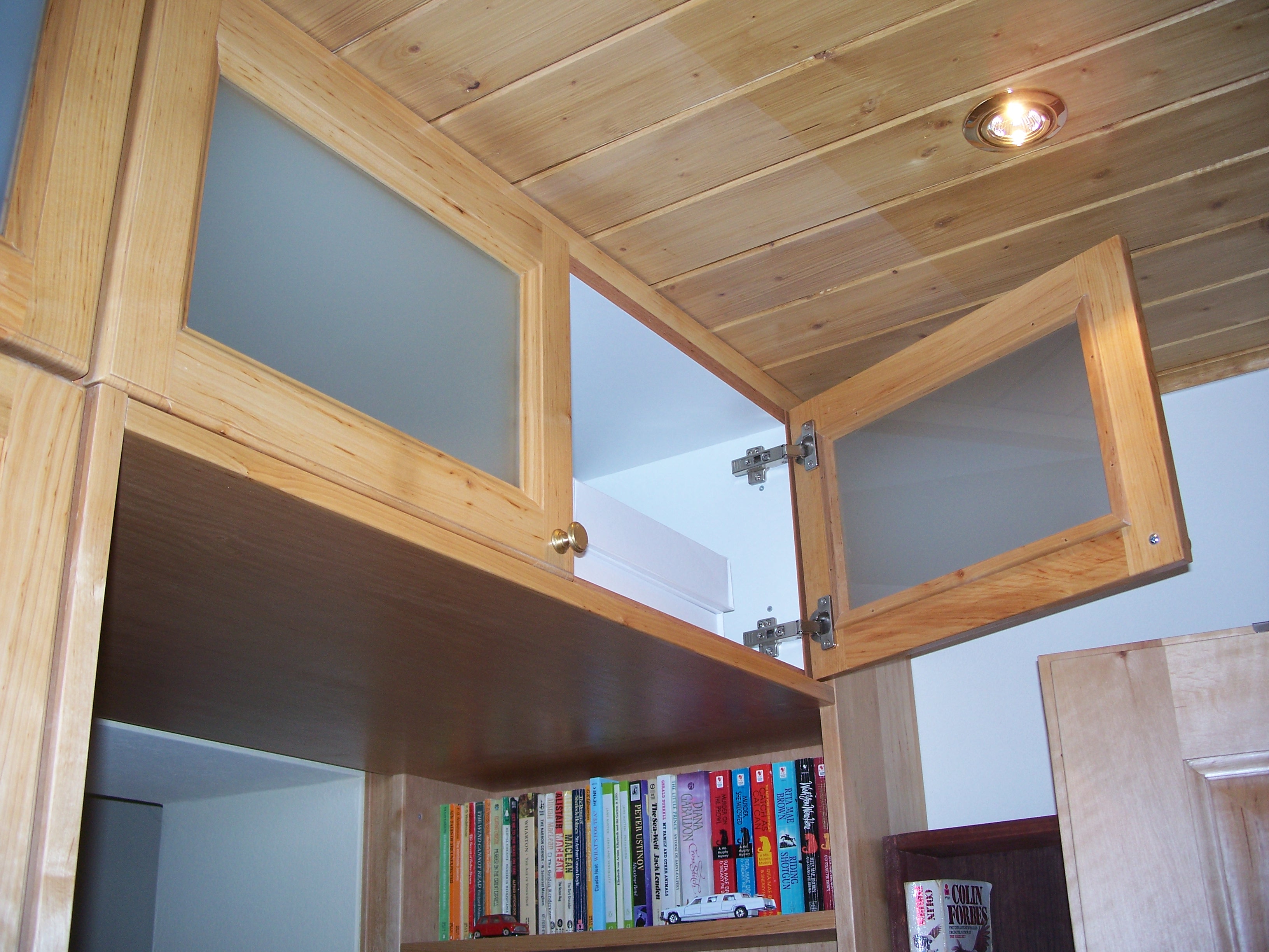 Rosien Fensterbau - feine Möbel / Treppen
